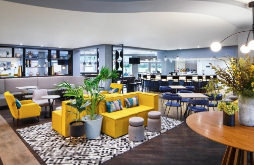 Delta Milton Keynes bar and lounge'